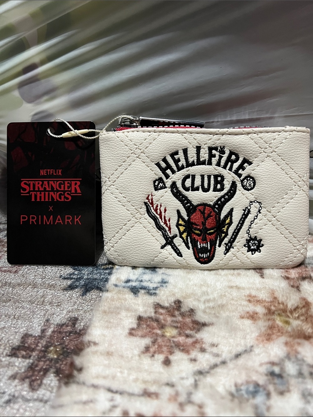 Stranger Things X Primark White Quilted Hellfire Club Zip Card Holder